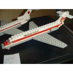 4 oude lego vliegtuigjes 613-657-687-1611