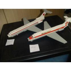4 oude lego vliegtuigjes 613-657-687-1611