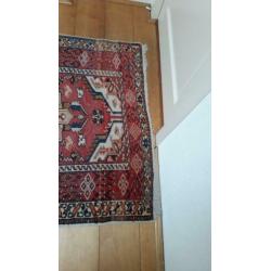 Antieke kazak kelimstijl loper tapijt 334 bij 107 cm. rood