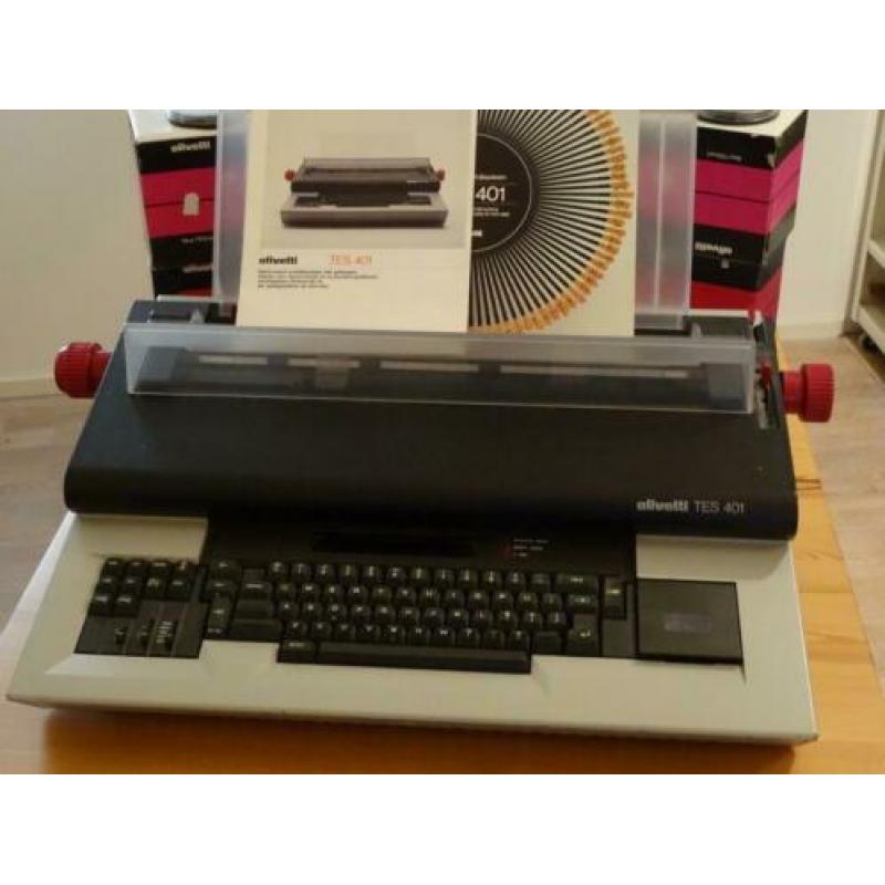 Historische typemachine/tekstverwerker Olivetti TES-401 uit