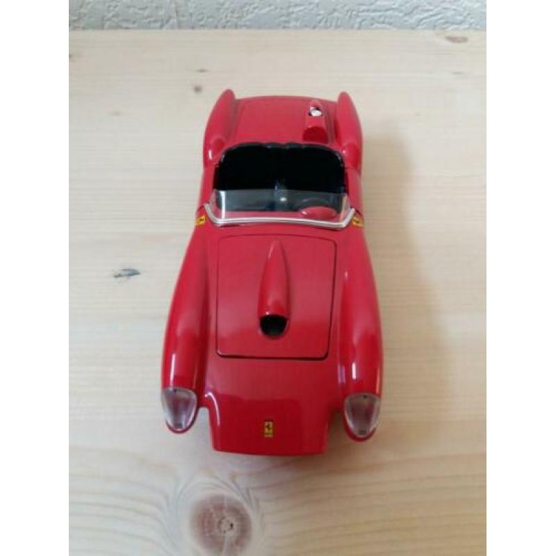 Burago Ferrari 250 Testa Rossa 1:24 rood