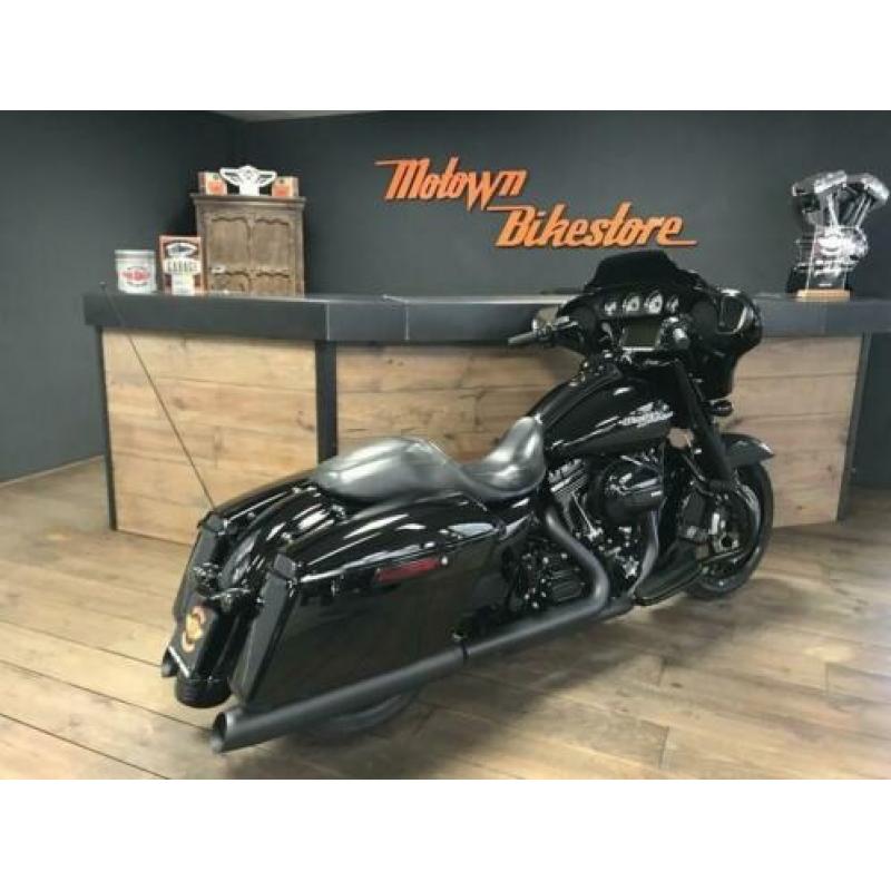 Harley-Davidson FLHXS Street Glide Special 103Ci Streetglide