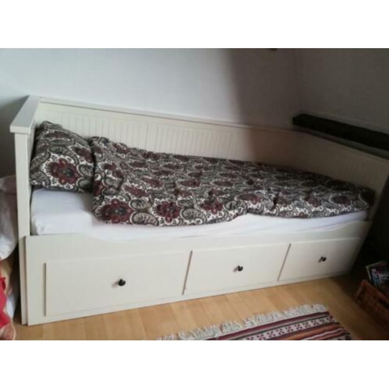 Bed (+ matras)