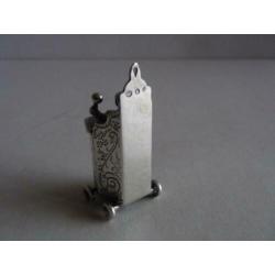 Miniatuur zilver CQ4 kakstoel zilveren miniaturen