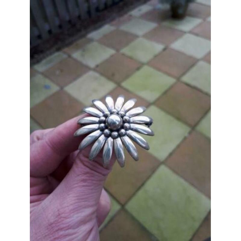 grote zilveren Hermann Siersbol bloemen broche