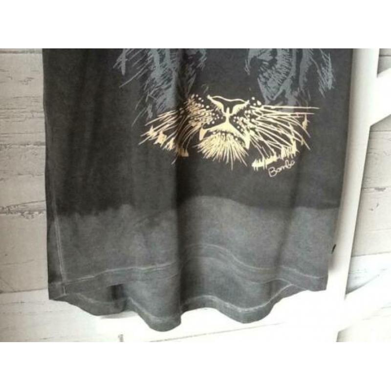 Bomba Shirtje (zwart/grijs met print) mt. 122/128 (P1)