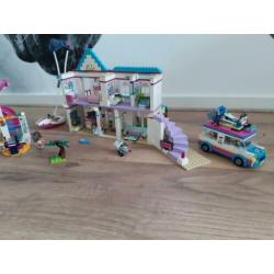 Lego Friends, diverse sets waaronder Heartlake city hotel