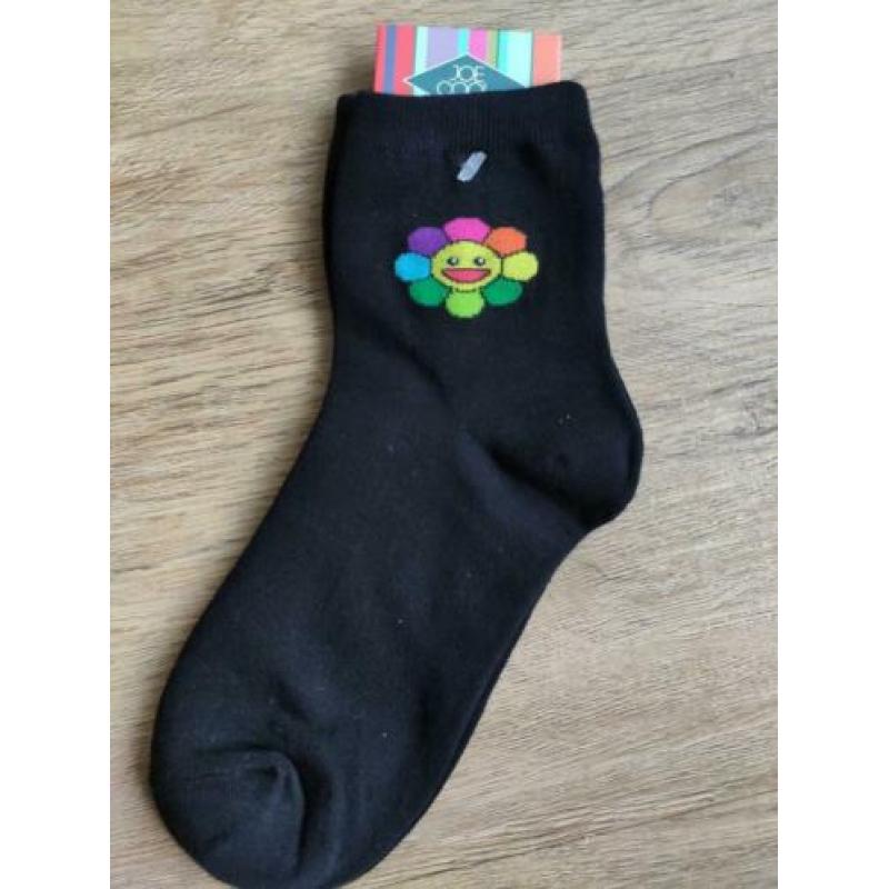 Nieuwe sokken Rainbow flower