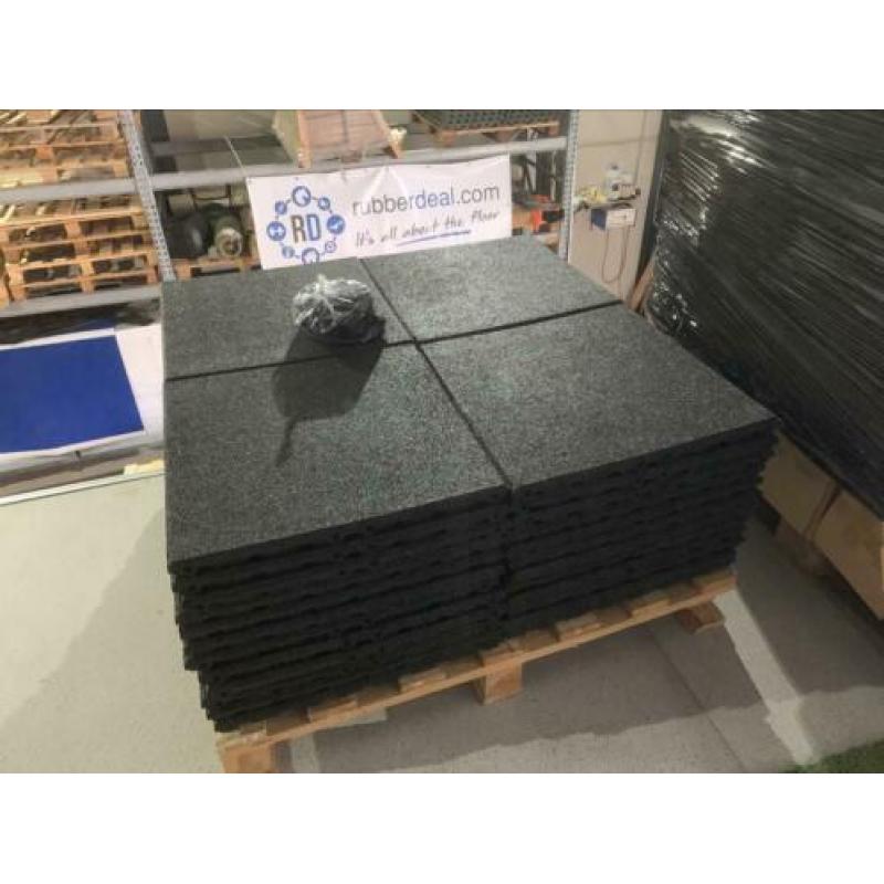 48 nieuwe rubber sportvloer tegels 50x50x3cm pg verbinding