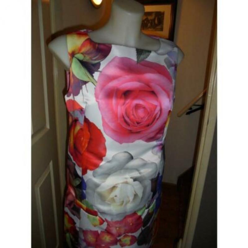 D4A Tara Jarmon nieuwe satijn achtige jurk bloemen print 42