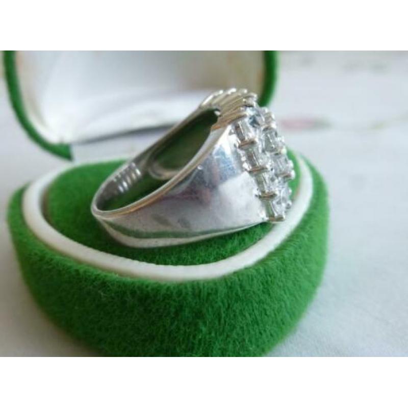Zware zilveren ring vol vierkante zirkonias SALE 10 euro!