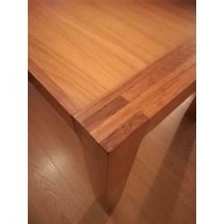Eettafel massief hout 180 x 90 cm. Goede staat.
