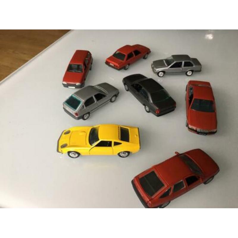 Partij / lot van 8 Gama Opel modellen 1:43 Kadett, Corsa etc