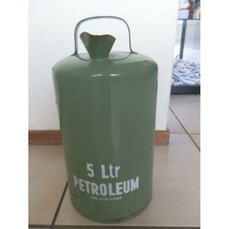 Groene Petroleum Schenkkan van 5 liter. Antiek. Emaille
