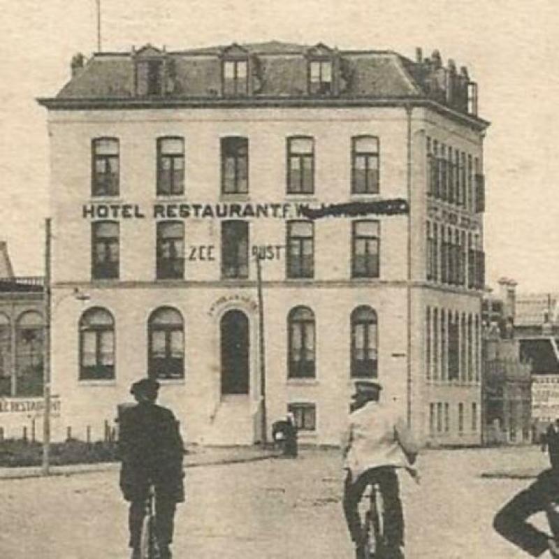 Zandvoort Hotel Zeerust Stationsplein station ca 1920