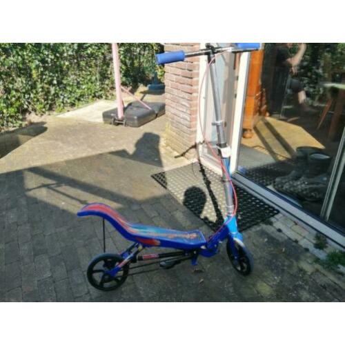 space scooter blauw